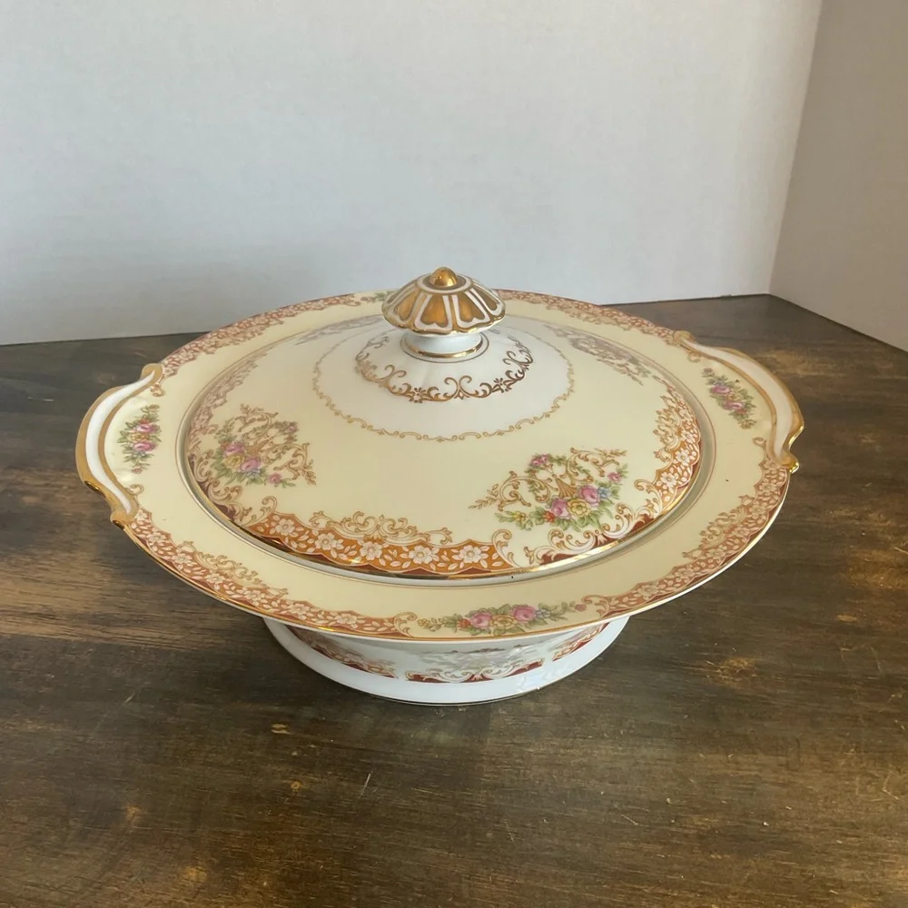 Noritake Rosebud 6002 round 10 Inch Elegant Floral Lidded Tureen Covered Dish